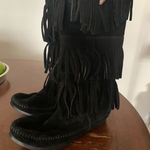 Minnetonka 3 layer fringe moccasins